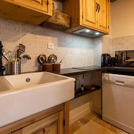 Le Secret De La Taverne - Netflix/wifi - Chasse Aux Tresor A L'interieur Apartment